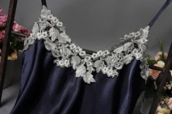 Pyjama 2 Pièces Femme Satin Avec Fleurs En Dentelles(Pyjama 2 Pieces Femme Satin) 25 Pyjama 2 Pièces Femme Satin Avec Fleurs En Dentelles(Pyjama 2 Pieces Femme Satin) -Boutique De Pyjamas HTB1Zn9SQFXXXXXKXFXXq6xXFXXXJ