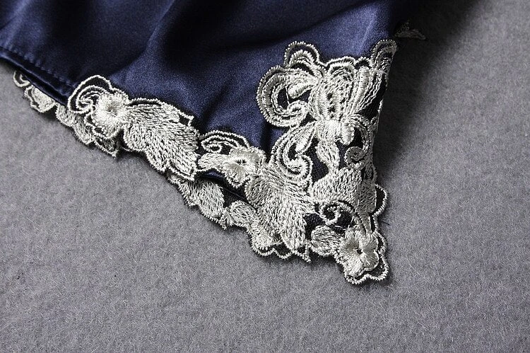 Pyjama 2 Pièces Femme Satin Avec Fleurs En Dentelles(Pyjama 2 Pieces Femme Satin) 13 Pyjama 2 Pièces Femme Satin Avec Fleurs En Dentelles(Pyjama 2 Pieces Femme Satin) – Image 13