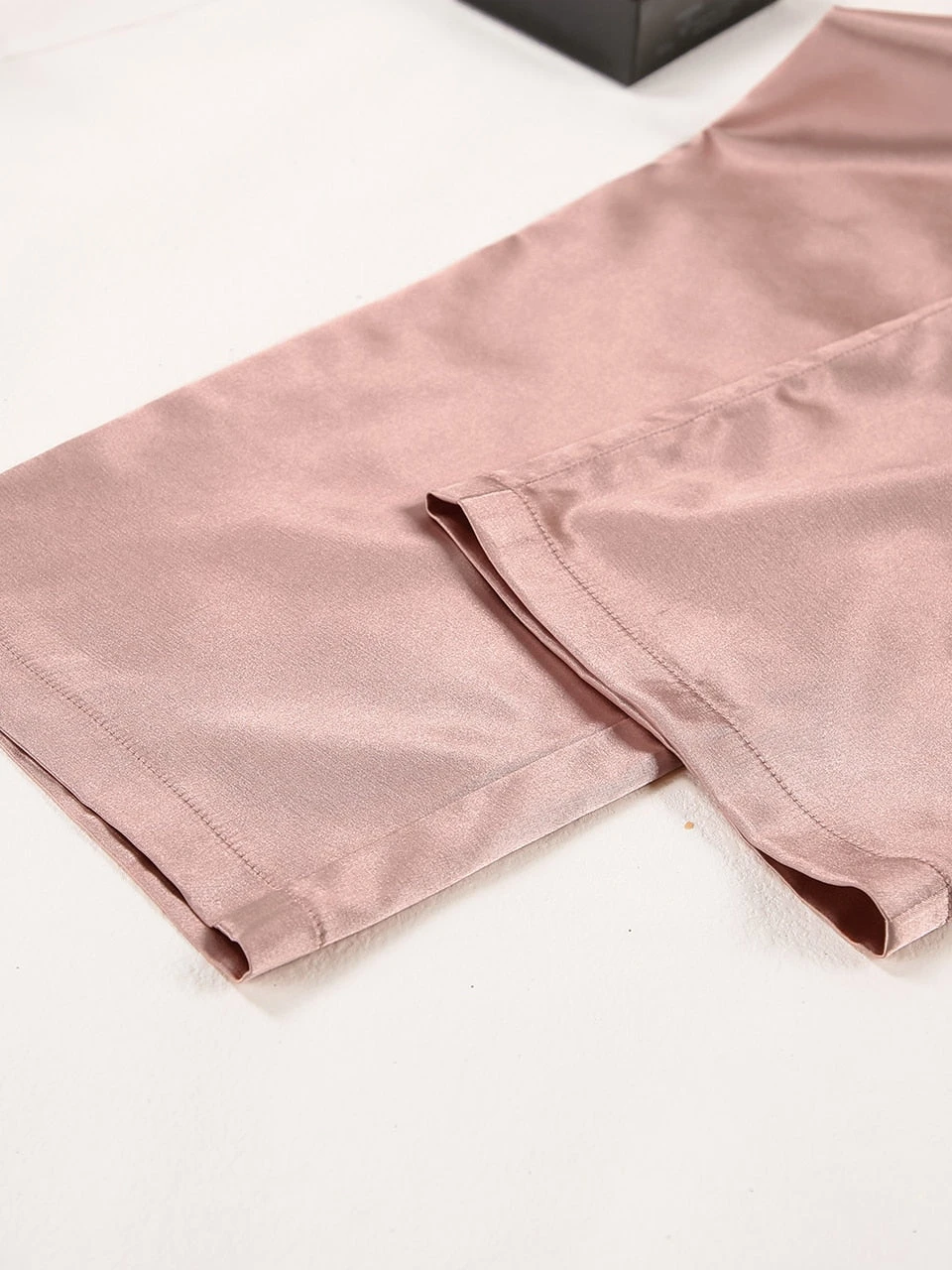 Pyjama Satin Femme Luxe Ensemble 3 Pièces(Pyjama Satin Femme Luxe) 16 Pyjama Satin Femme Luxe Ensemble 3 Pièces(Pyjama Satin Femme Luxe) – Image 16