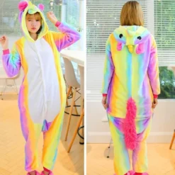 Pyjama Licorne Femme ARC-EN-CIEL(Pyjama Licorne Femme Arc En Ciel) 5 Pyjama Licorne Femme ARC-EN-CIEL(Pyjama Licorne Femme Arc En Ciel) -Boutique De Pyjamas pyjama licorne arc en ciel montage